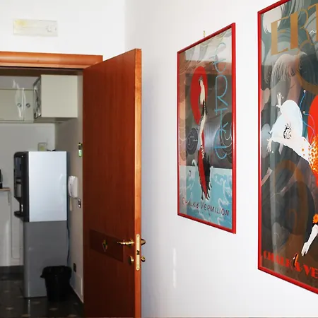 A 2 Passi Dal Bellaria 3* سان لاتْسارو دي سافين