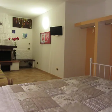 A 2 Passi Dal Bellaria سان لاتْسارو دي سافين