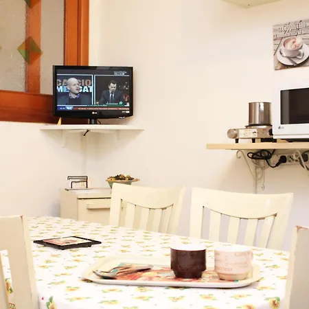 A 2 Passi Dal Bellaria 3* سان لاتْسارو دي سافين