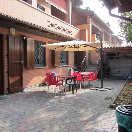 A 2 Passi Dal Bellaria ゲストハウス